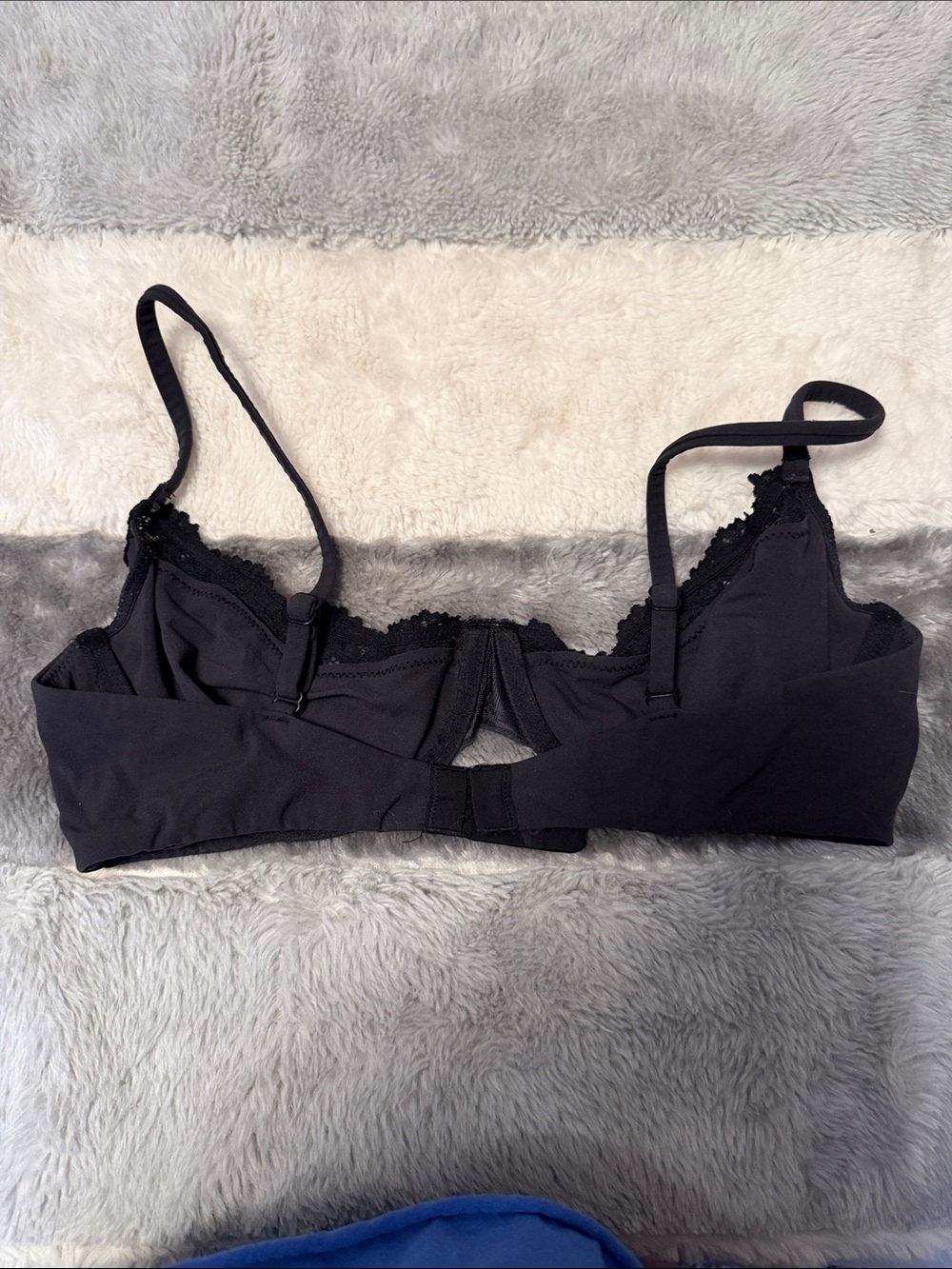 SKIMS Black Lace-Trim Underwire Bra - Picture 2 of 2